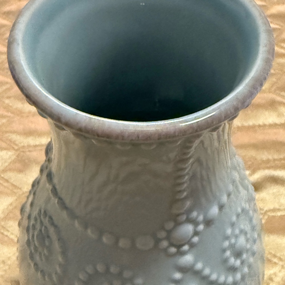 LENOX AMERICAN BY DESIGN FRENCH PERLE 8" FLUTED FOOTED VASE in Ice Blue - Picture 5 of 7